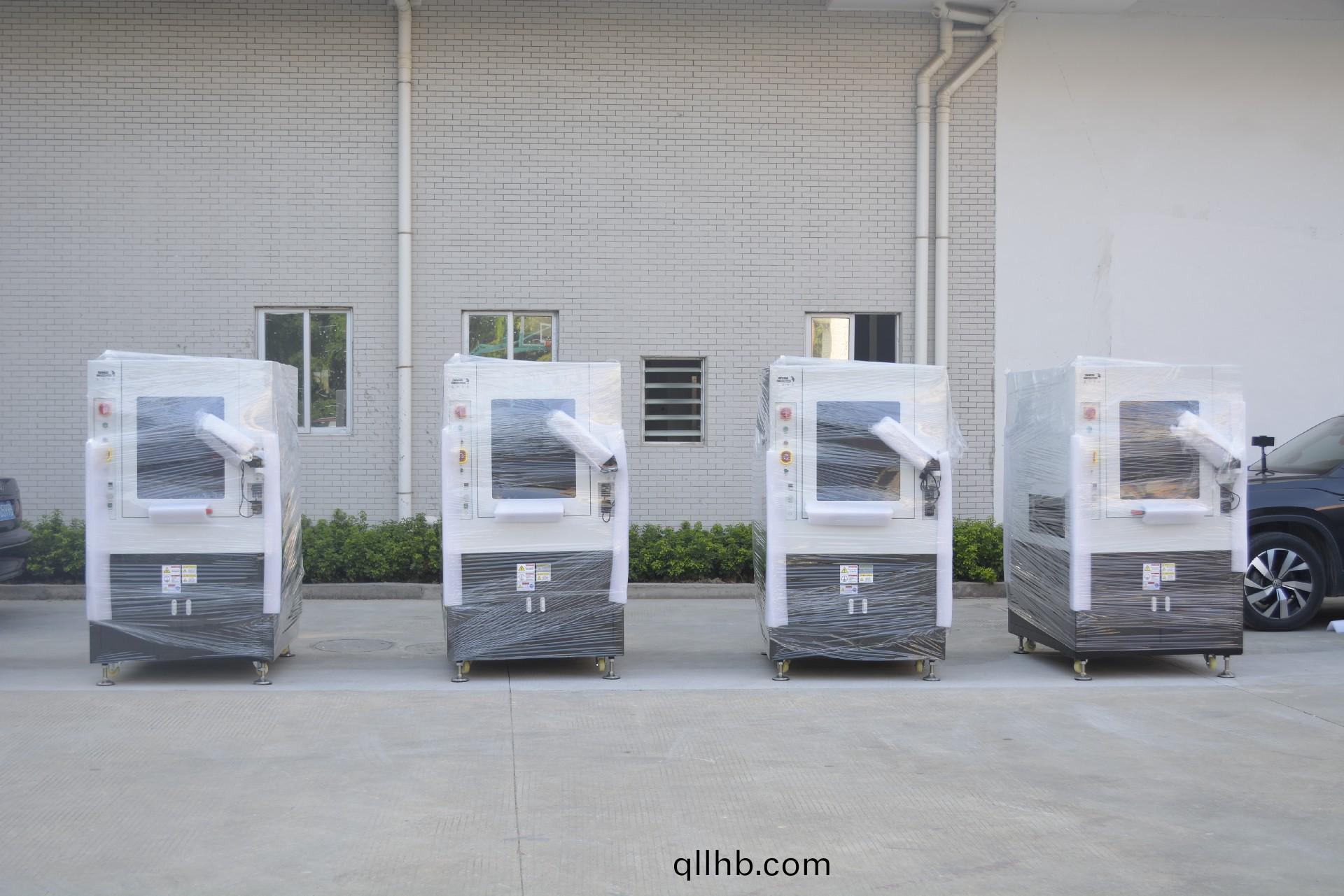 自動點(dian)膠機.jpg